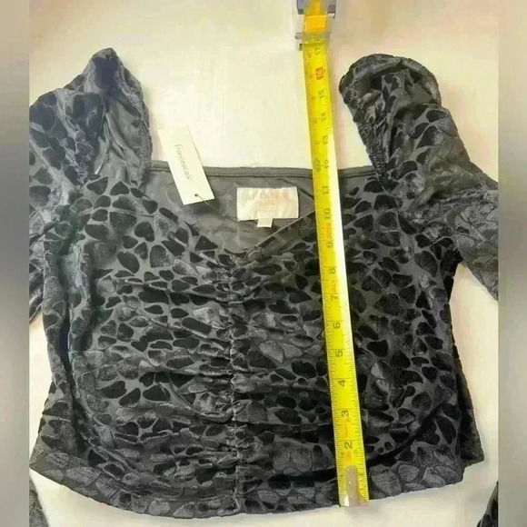 NWT- Irene Black Heart Burnout Velvet Top (Size Large) - Picture 10 of 10